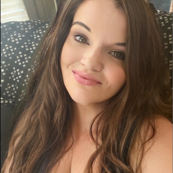 Meet your Posher, Shanna - Picture 2 of 2